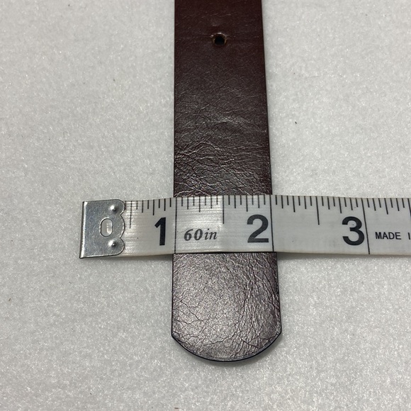 Reversible Belt. Black with Texture and Brown Smooth. Gold Tone Buckle. - Picture 6 of 7